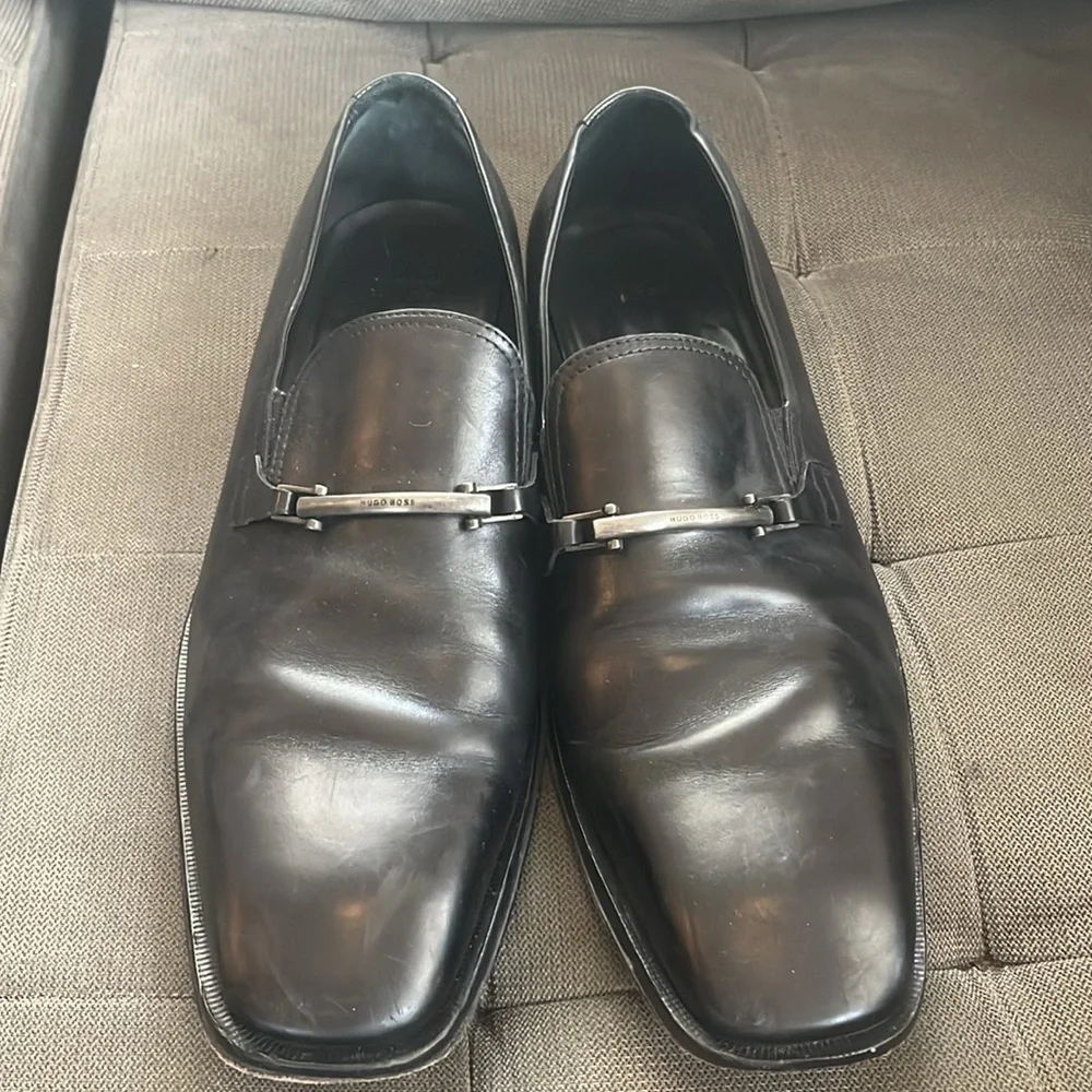 🇪🇸🐠 Hugo Boss Black Leather Silver Bit Loafers – Size 10.5